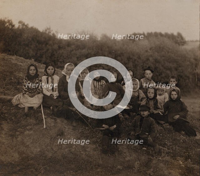 Group of children, in Iasnaia Poliana, 1908. Creator: Sergey Mikhaylovich Prokudin-Gorsky.