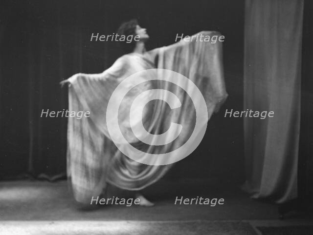 Andrews, Florence, Miss, 1918 July. Creator: Arnold Genthe.