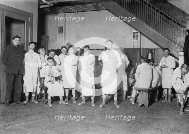 N.Y. City lodging house - after the bath, 1914. Creator: Bain News Service.