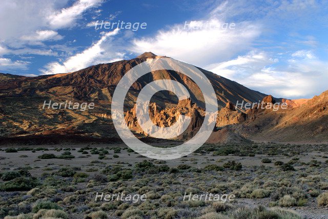 Mount Teide volcano, Parque Nacional del Teide, Tenerife, Canary Islands, 2007.