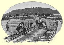 ''Indigenes travaillant au chemin de fer de la Nigeria du Nord; L'Ouest Africain', 1914. Creator: Unknown.