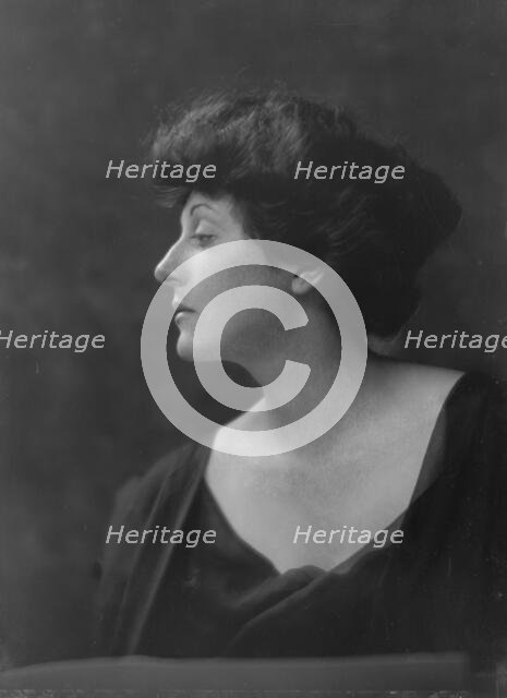 Kilmer, Willis Sharp, Miss, portrait photograph, 1917 June 18. Creator: Arnold Genthe.