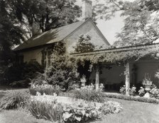 "Chatham," Colonel Daniel Bradford Devore house, 120 Chatham Lane, Fredericksburg, Virginia, 1927. Creator: Frances Benjamin Johnston.