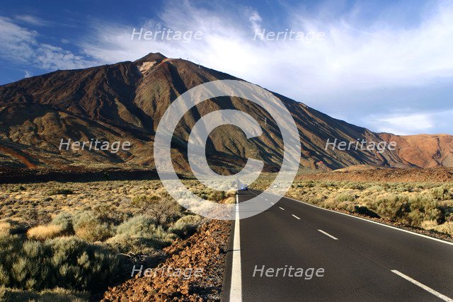 Road heading towards Mount Teide, Parque Nacional del Teide, Tenerife, Canary Islands, 2007.