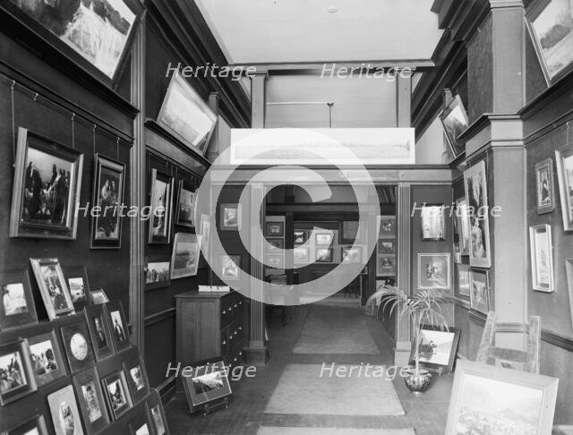 Detroit Photographic Co., 218 Fifth Avenue, New York, between 1900 and 1910. Creator: Unknown.