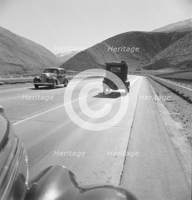 On U.S. 99. in Kern County on the Tehachapi Ridge, 1939. Creator: Dorothea Lange.