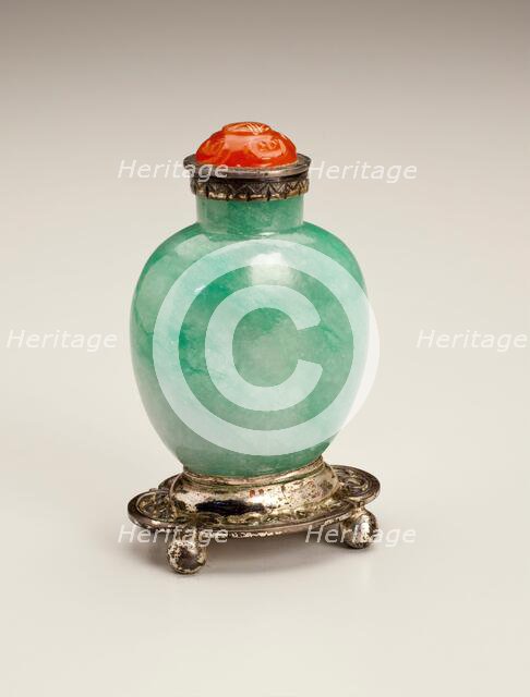 Snuff bottle with lid, date unknown. Creator: Unknown.