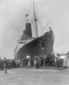 LUSITANIA arriving in N.Y. for first time, Sept. 13, 1907: bow & portside view at dock..., 1907. Creator: Frances Benjamin Johnston.