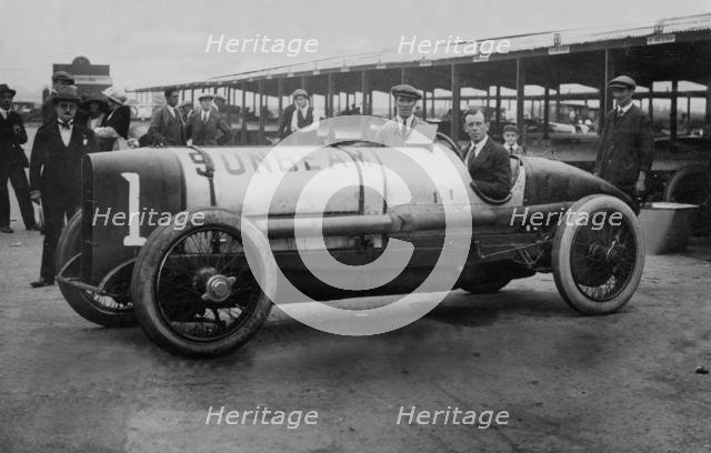 Sunbeam 350 hp, Kenelm Lee Guinness at Brooklands 1922. Creator: Unknown.