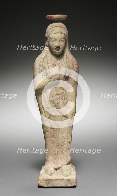Kore Holding a Dove, 525-500 BC. Creator: Unknown.