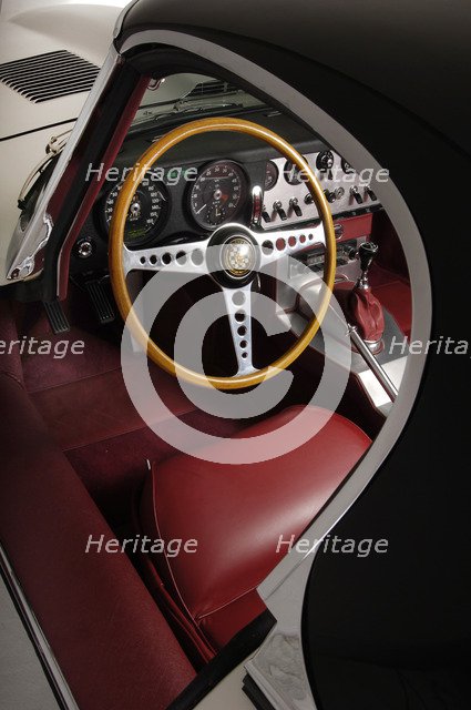 Jaguar E type 1961. Artist: Simon Clay.