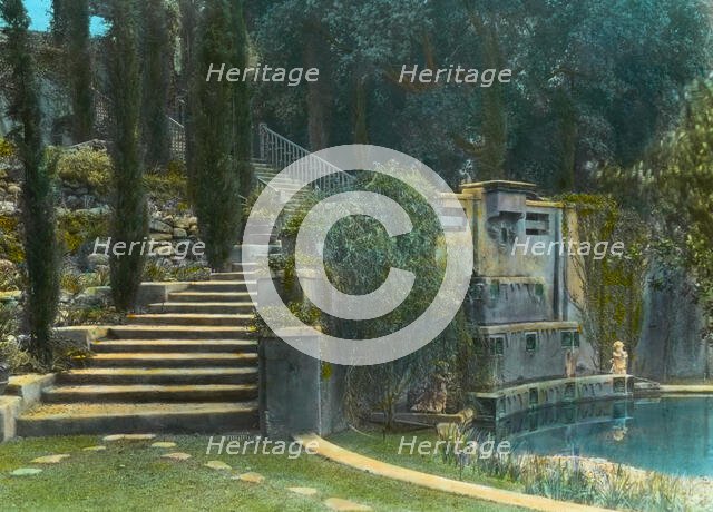 "Il Paradiso," Mrs. Dudley Peter Allen house, 1188 Hillcrest Avenue, Oak Knoll, Pasadena, CA, 1917. Creator: Frances Benjamin Johnston.