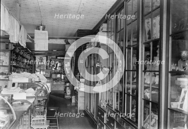 Lincoln, Abraham; A. Stuntz, 1913. Creator: Harris & Ewing.