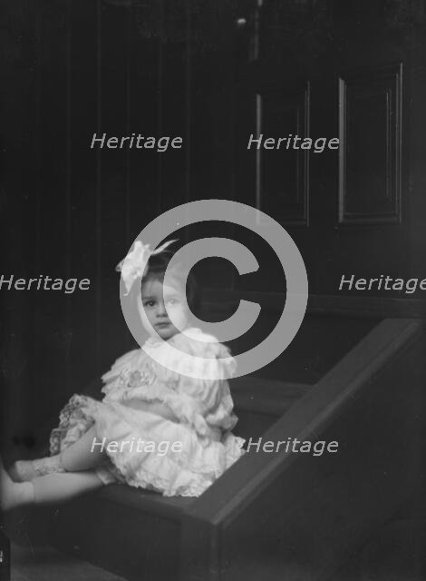 Welch, A., Mrs., baby of, portrait photograph, 1907 Feb. 12. Creator: Arnold Genthe.