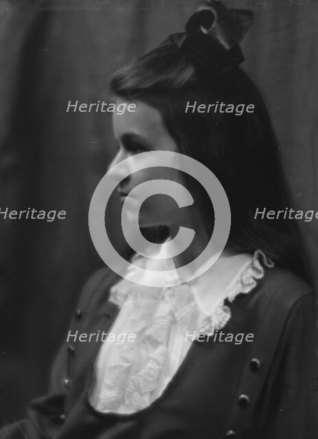 Bull, Fred, Mr., daughter of, portrait photograph, 1913. Creator: Arnold Genthe.