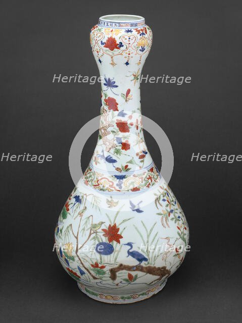 Garlic-Shaped Bottle with Mandarin Ducks and Birds in a..., Ming dynasty, Wanli reign(1573-1620). Creator: Unknown.