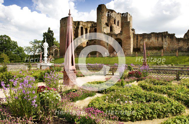 Elizabethan Garden, Kenilworth Castle, Warwickshire, 2009. Artist: Historic England Staff Photographer.