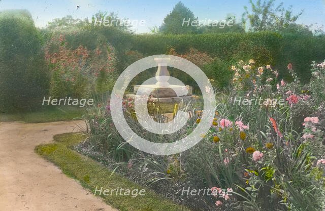"Claverack," Colonel Thomas Henry Barber house, Halsey Neck Lane, Southampton, New York, c1915. Creator: Frances Benjamin Johnston.