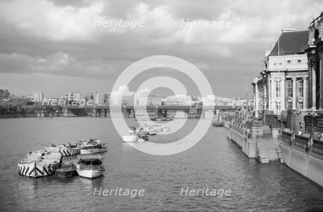 Hungerford Bridge, Lambeth, London, c1945-1965. Artist: SW Rawlings