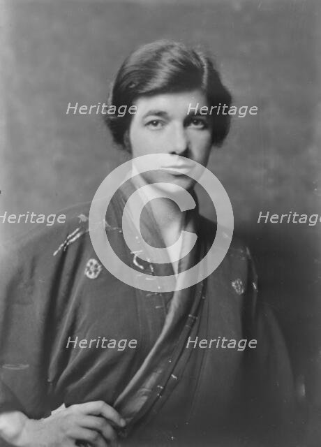 Miss Margaret Shaw, portrait photograph, 1918 June 19. Creator: Arnold Genthe.