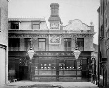 Exterior of the Horseshoe & Wheatsheaf public house, Southwark, London, 1898. Artist: Bedford Lemere and Company