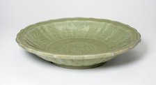 Dish with Flowers and Foliate Rim, Ming Dynasty (1368-1644). Creator: Unknown.