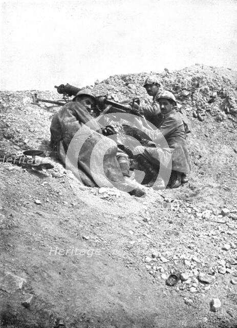 At Le Mort Homme; German machine guns turned against the enemy, 1917. Creator: Unknown.