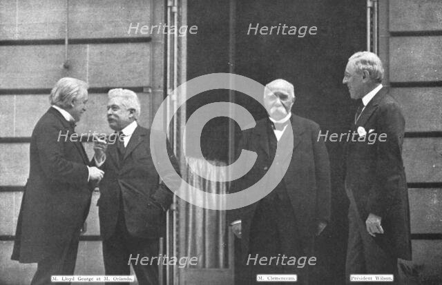 'Le conseil des quatre; Sur le perron de la residence du president Wilson a Paris, 11, place...1919. Creator: Unknown.