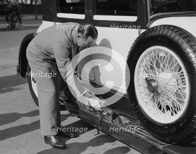 W Arnold with his Bentley at the Southport Rally, 1928. Artist: Bill Brunell.