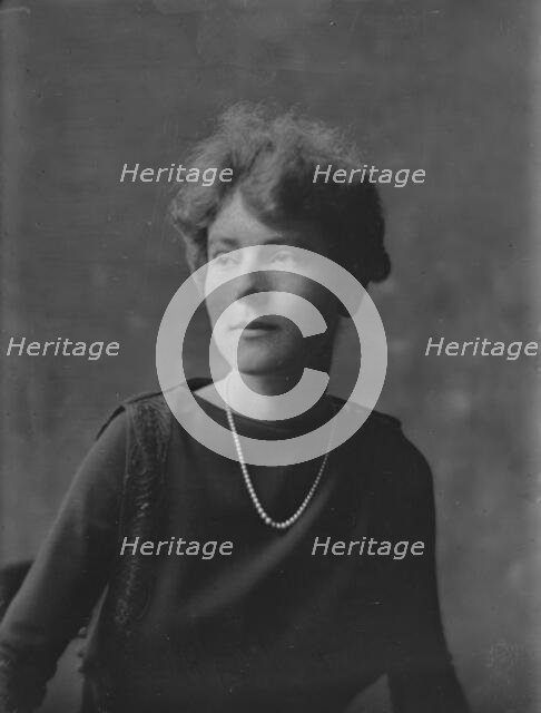 Mrs. W.S. Godfrey, portrait photograph, 1918 Aug. 6. Creator: Arnold Genthe.