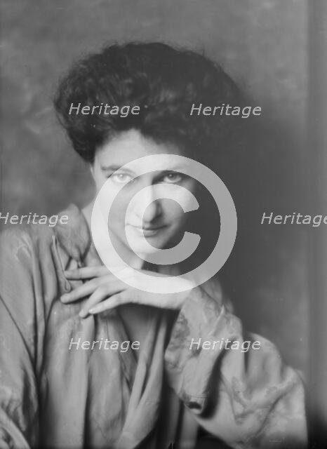 Randolph, Marguerite, Miss, portrait photograph, 1915 June 29. Creator: Arnold Genthe.