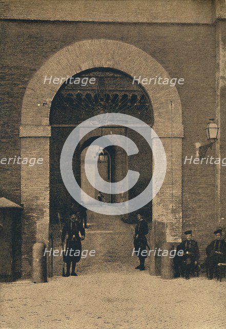 'Roma - Entrance to the Vatican Palace', 1910. Artist: Unknown.