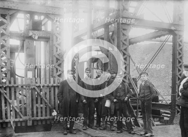 Miners leaving entrance to coal mine near Scranton, PA., 1912. Creator: Bain News Service.