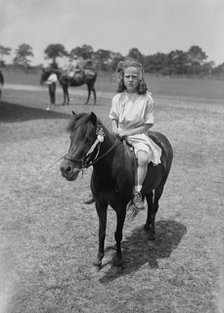 Alice de Goicouria Belmont on "Beauty", 1918. Creator: Bain News Service.