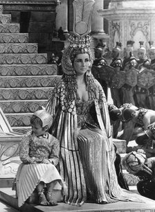 Elizabeth Taylor (b1932) in a scene from 'Cleopatra', 1963. Artist: Unknown