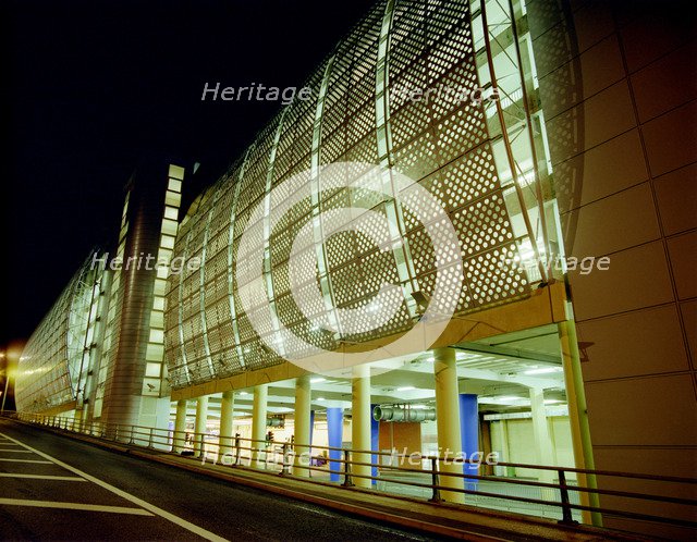 Multi-storey car park, Reading, Berkshire, 2000. Artist: P Williams