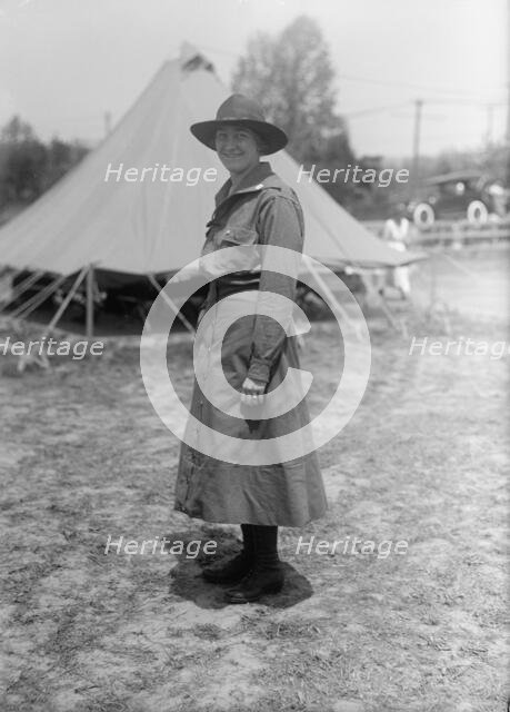 Woman's National Service School, Under Woman's Section, Navy League, Mrs. H.B. Joy, 1916. Creator: Harris & Ewing.