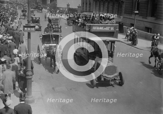 5th Ave. N.Y.C., between c1910 and c1915. Creator: Bain News Service.