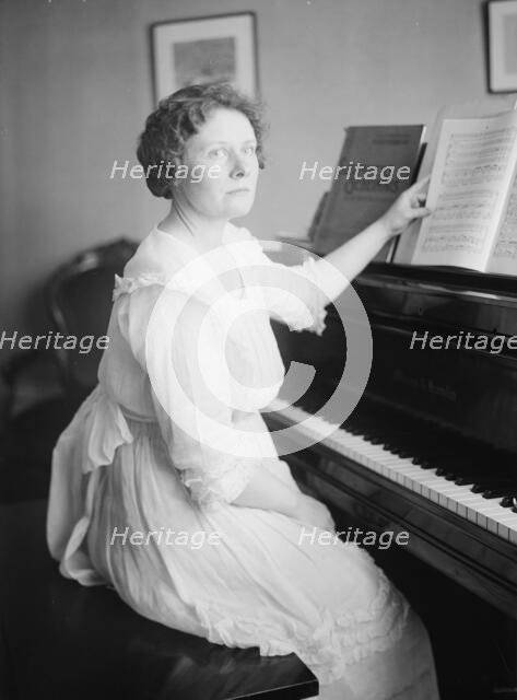 Florence Macbeth, between c1915 and c1920. Creator: Bain News Service.