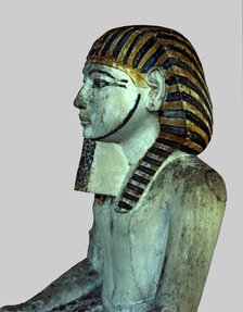 Amenhotep I, detail of the top, statue made in polychromed limestone.