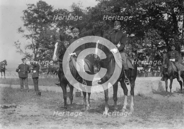 Maj. F. W. Sladen & Lt. H.D. Higley, 1926. Creator: Bain News Service.