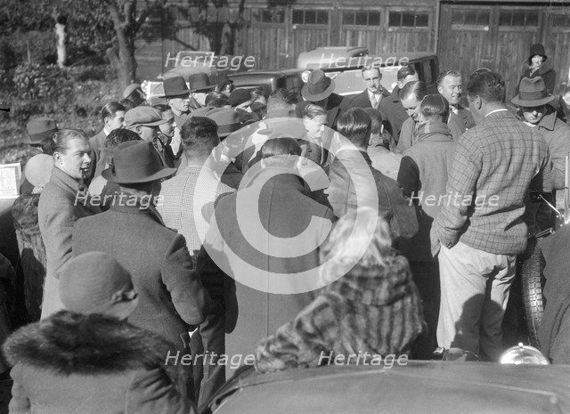 Participants in the Bugatti Owners Club car treasure hunt, 25 October 1931. Artist: Bill Brunell.
