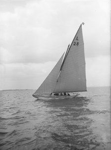 The 6 Metre 'Amethyst' sails close-hauled, 1913. Creator: Kirk & Sons of Cowes.
