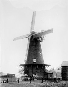 Rayleigh windmill, Essex, 1907. Artist: HES Simmons