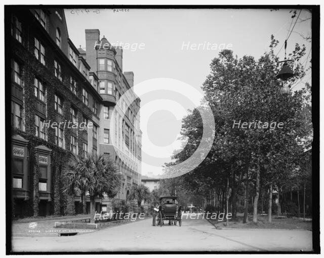 Liberty St. Street, Savannah, Ga., between 1900 and 1910. Creator: Unknown.