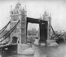 Tower Bridge, London, 1911-1912.Artist: Reinhold Thiele