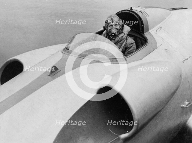 The last picture of John Cobb seen at the helm of 'Crusader', Scotland, September 1952. Artist: Unknown