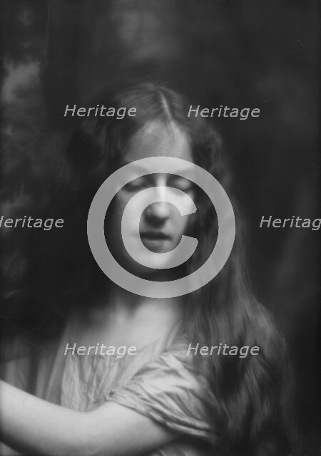 Tarvan, Miss, portrait photograph, 1912 Nov. 22. Creator: Arnold Genthe.