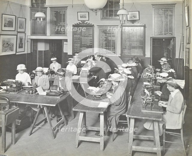 Typewriting class for women, Blackheath Road Evening Institute, London, 1914.  Artist: Unknown.