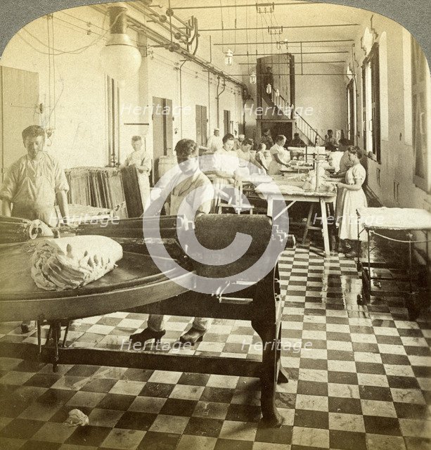 Packing prize butter for the European markets, Hasley, Denmark.Artist: Underwood & Underwood